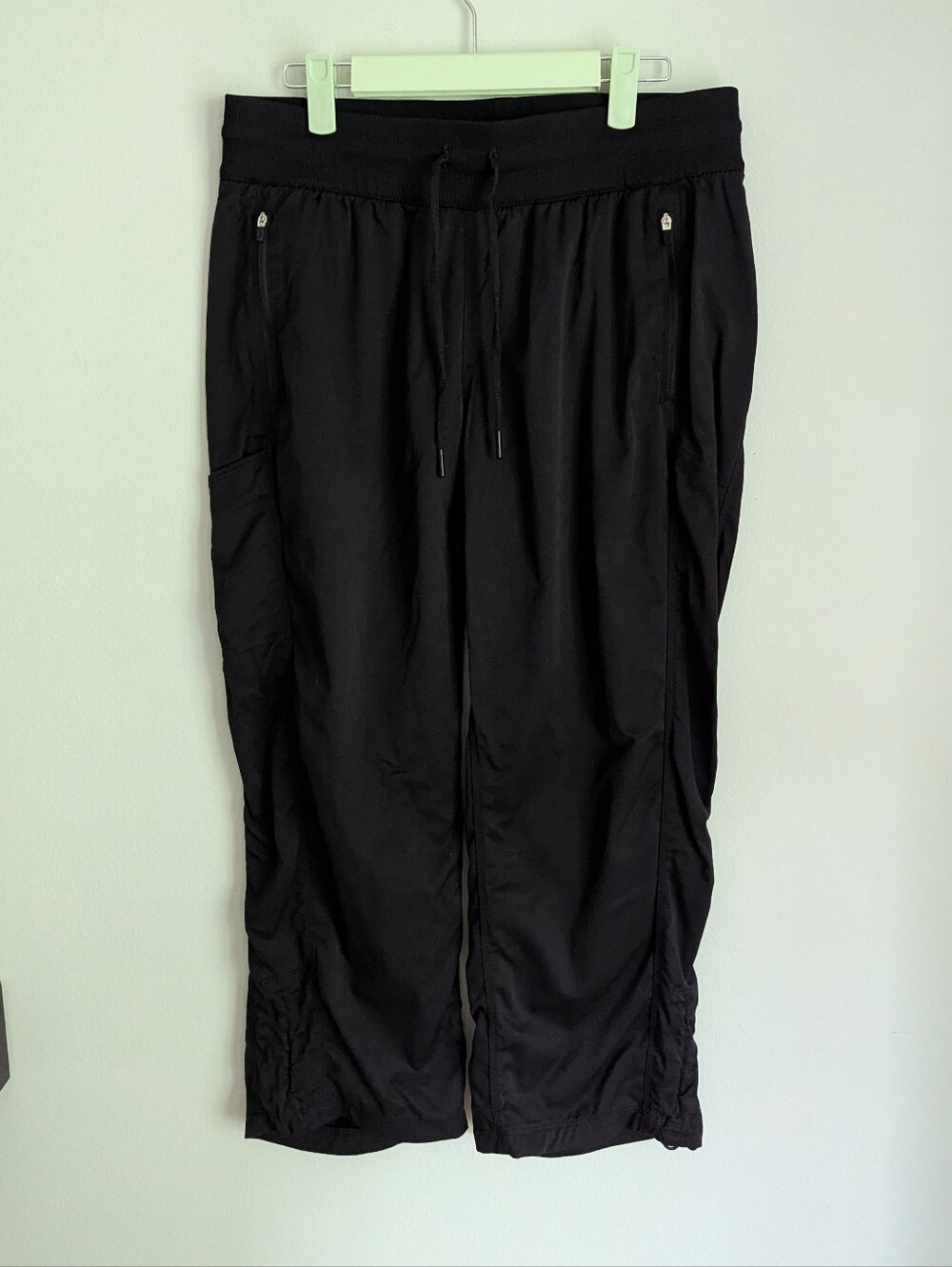 The North Face Aphrodite Motion Capri Pants Womens Large Black Jogger Drawstring